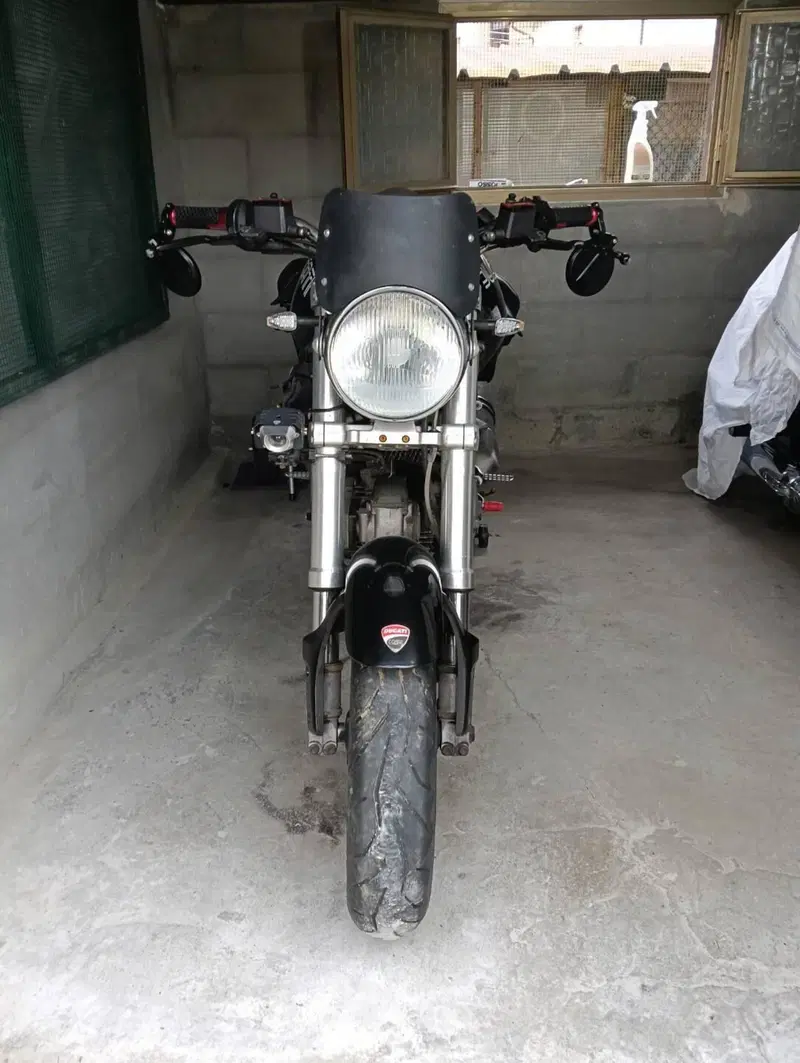 Ducati Monster 600 Dark (1998 - 01) (7)
