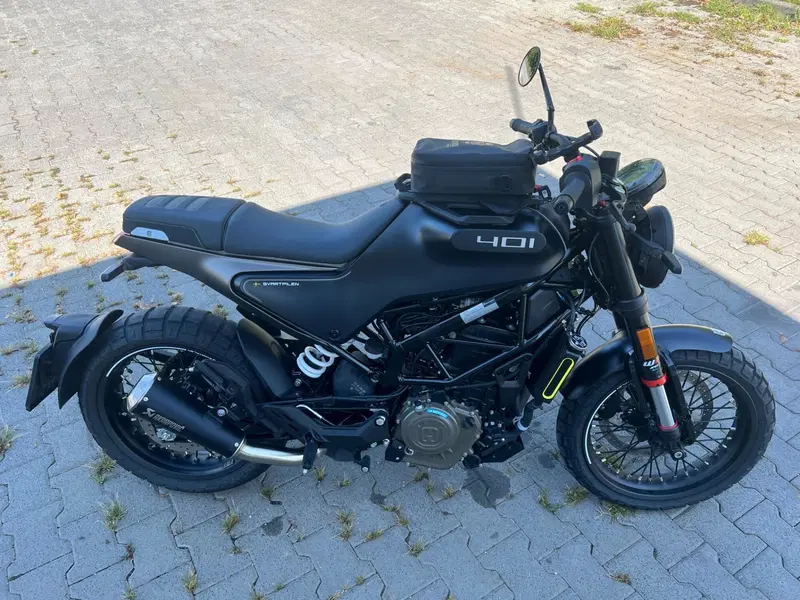 Husqvarna Svartpilen 401 (2021 - 23) (3)
