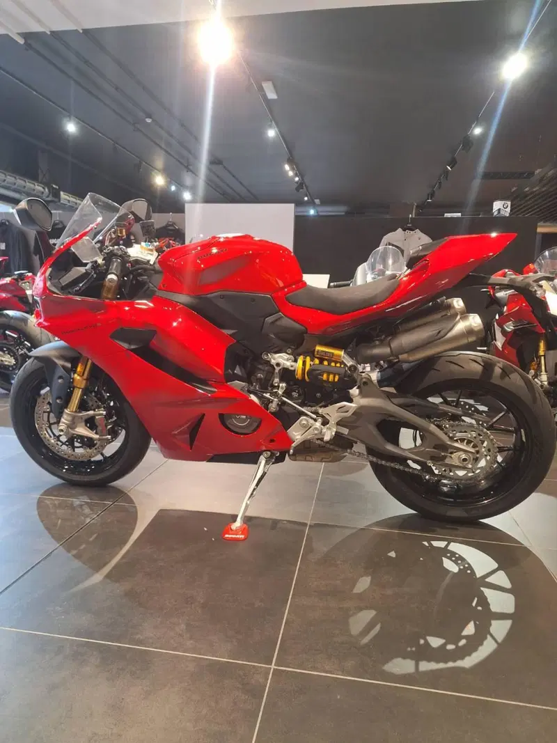 Ducati Panigale V2 S (2025 - 26) (4)