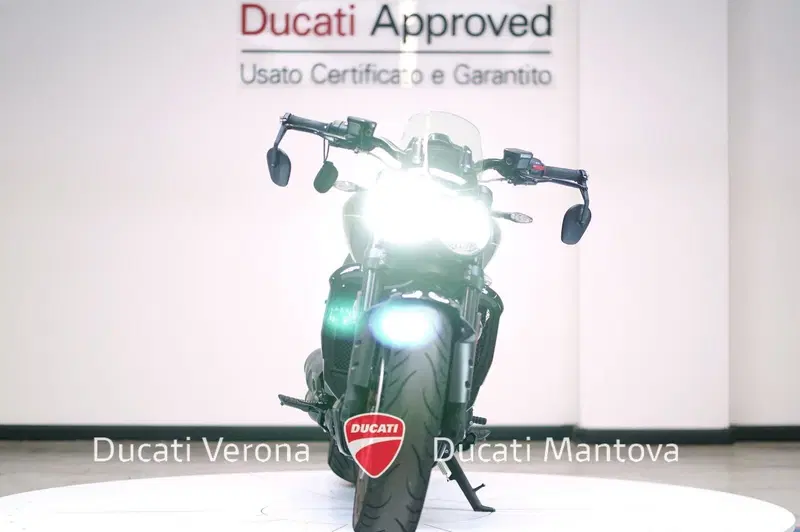 Triumph Rocket 3 Storm R (2024 - 26) (3)