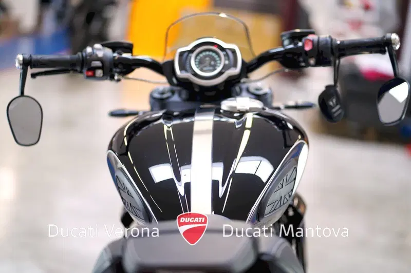 Triumph Rocket 3 Storm R (2024 - 26) (18)