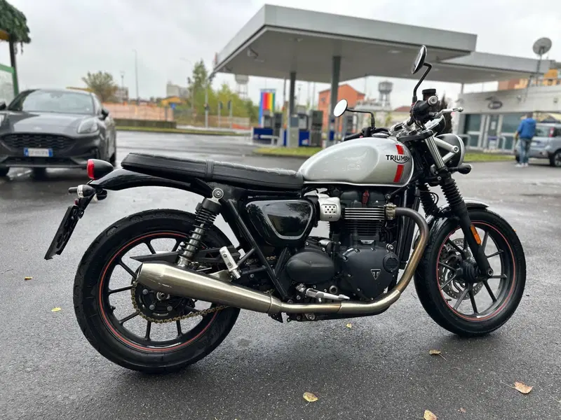 Triumph Street Twin 900 (2016)