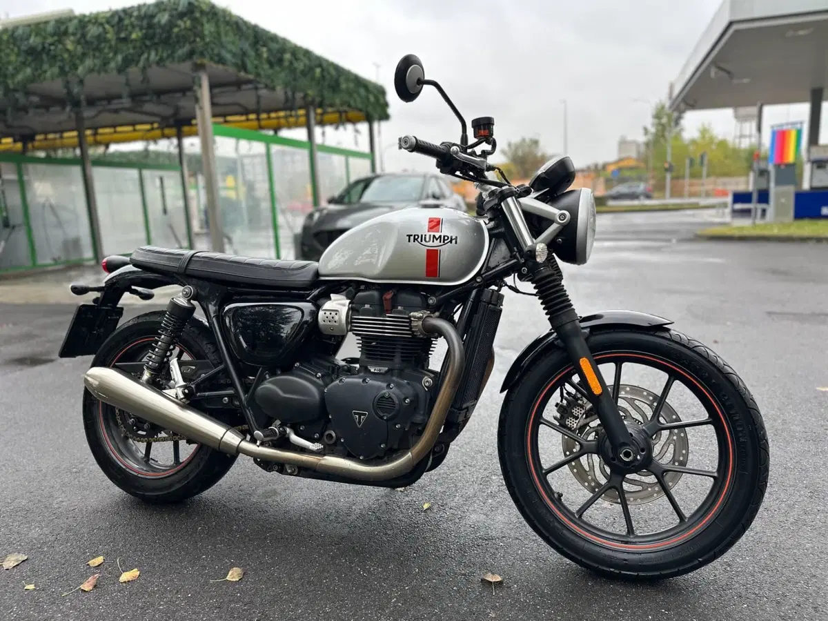 Triumph Street Twin 900 (2016) (3)