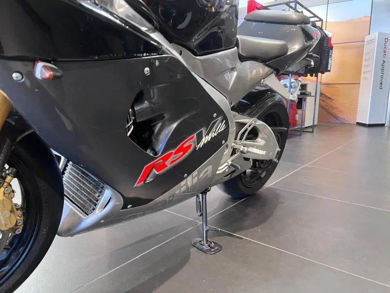 Aprilia RSV 1000 (1998 - 99) (11)