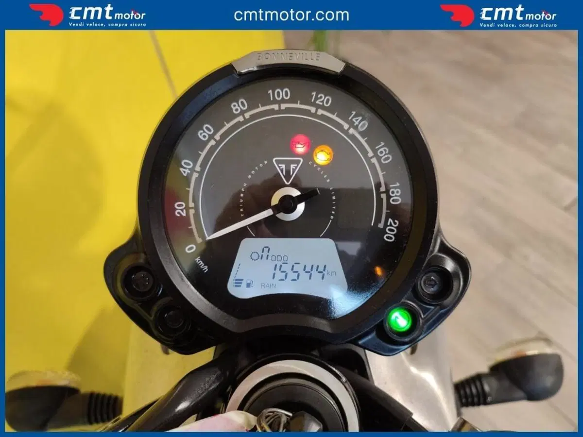 Triumph Street Twin 900 (2019 - 20) (5)