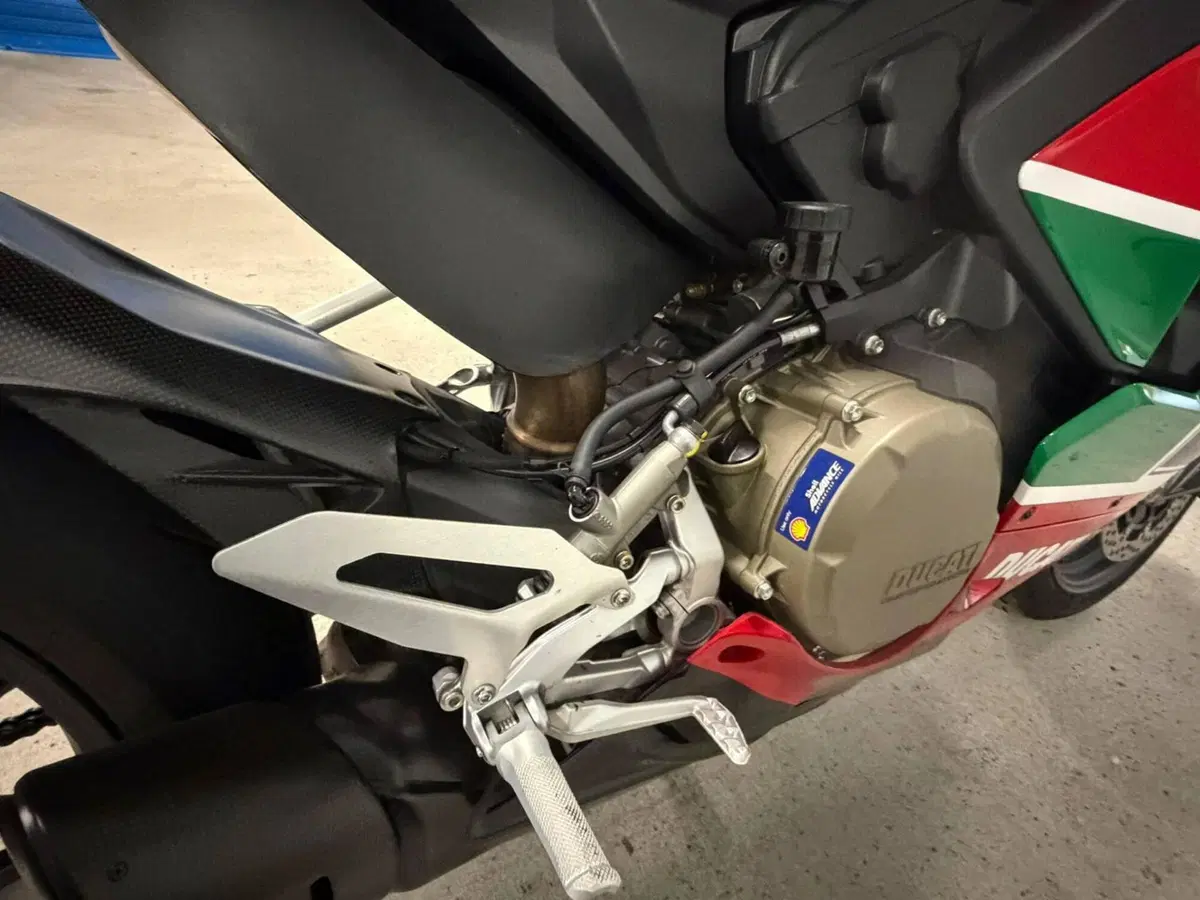 Ducati Panigale V2 Bayliss 1st Championship 20th Anniversary (2021 - 24) (7)