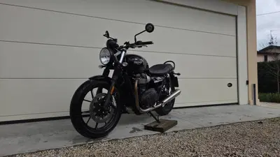 Triumph Street Twin 900 (2019 - 20) usata
