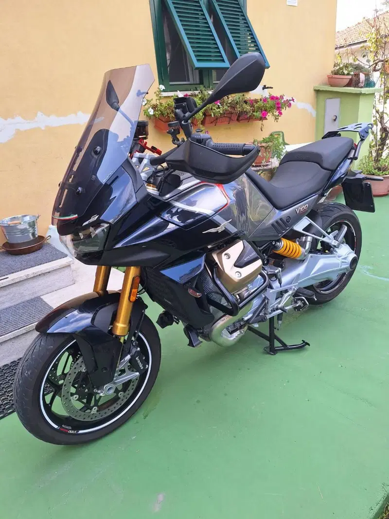 Moto Guzzi V100 Mandello S (2022 - 24) (2)