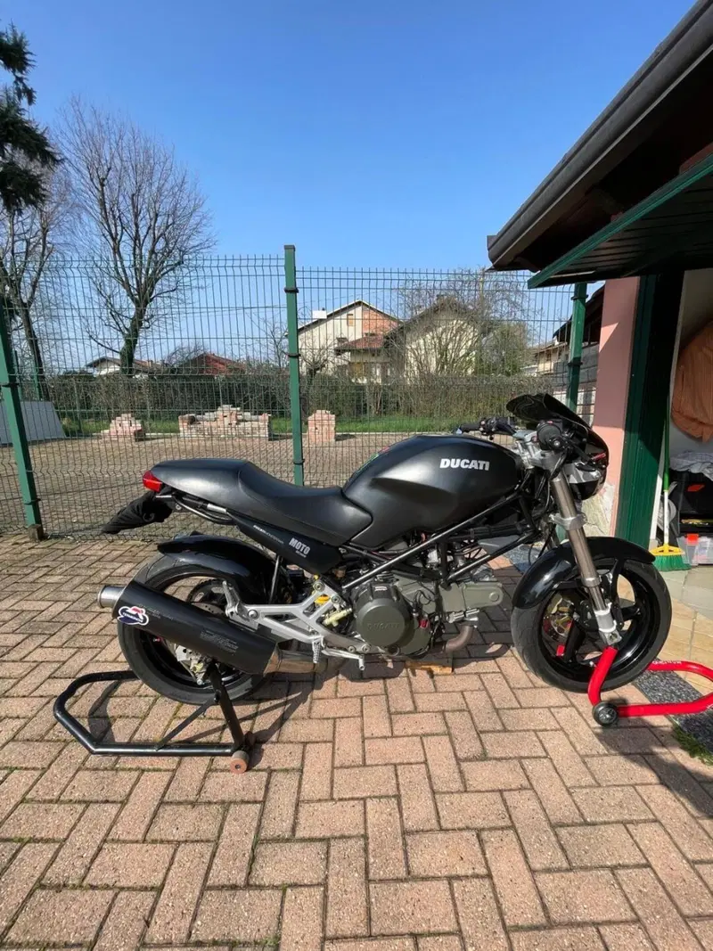 Ducati Monster 600 Dark (1998 - 01)
