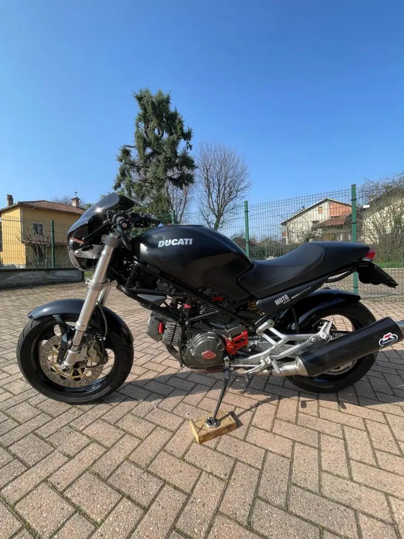 Ducati Monster 600 Dark (1998 - 01) (3)
