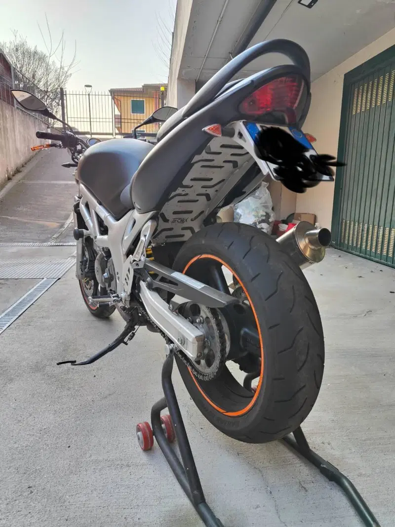 Suzuki SV 650 (2003 - 06) (5)