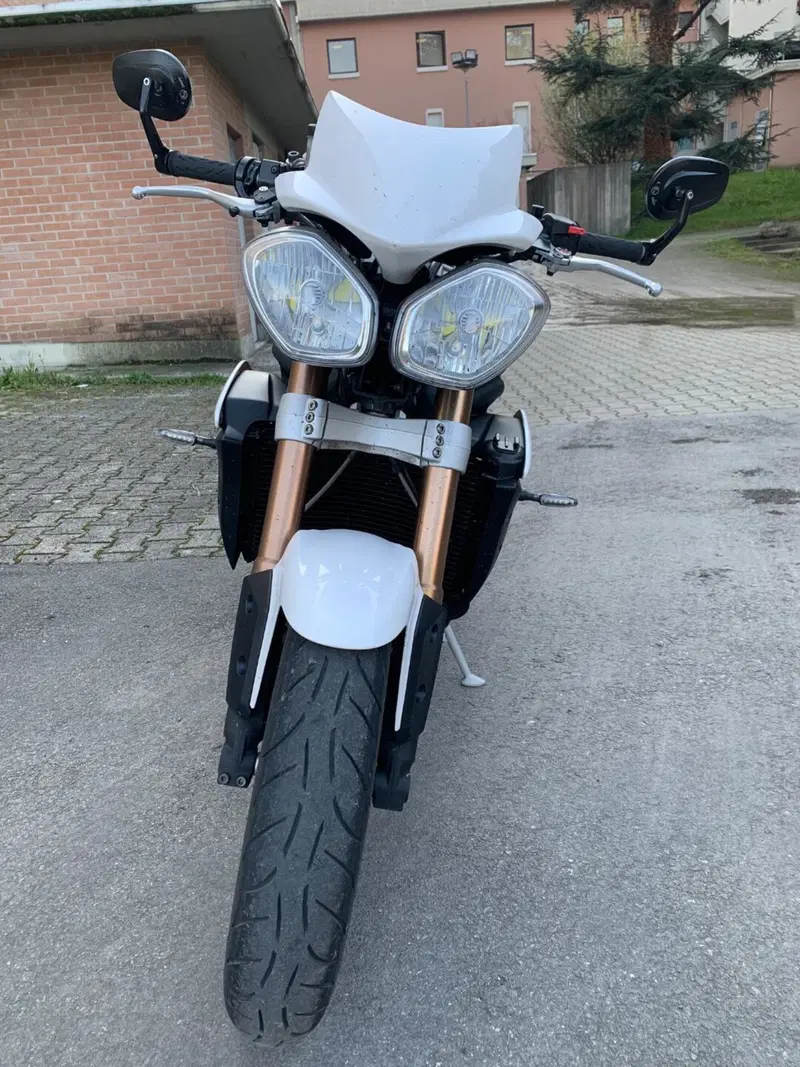 Triumph Speed Triple 1050 ABS (2011 - 15) (5)