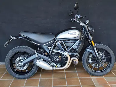 Ducati Scrambler 800 Icon Dark (2021 - 22) usata
