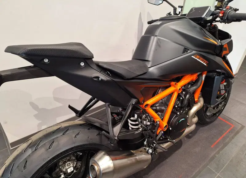 KTM 1390 Super Duke R (2024 - 26) (10)