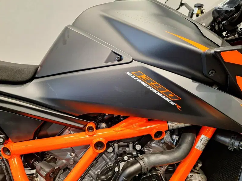 KTM 1390 Super Duke R (2024 - 26) (12)