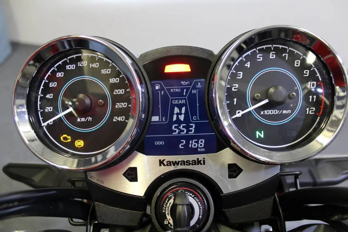 Kawasaki Z 650 RS (2025 - 26) (3)