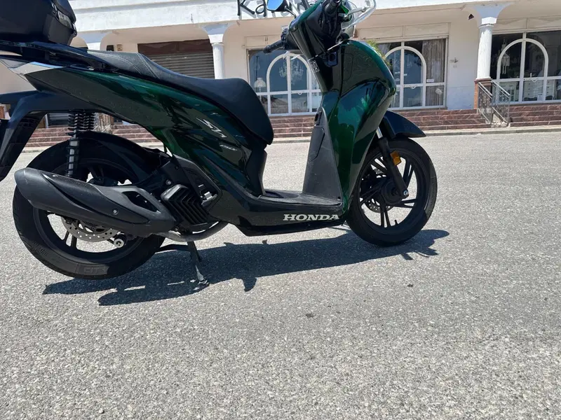 Honda SH 150i Vetro (2024 - 25) (2)