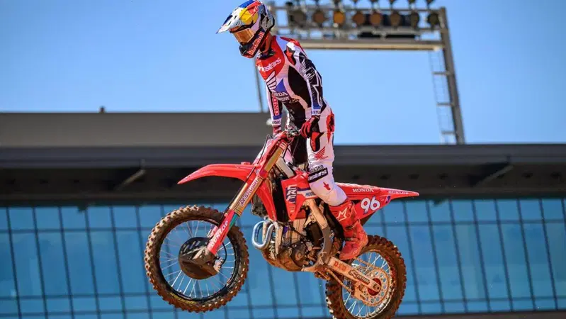 DopoGP MX &amp; SX: la prima vittoria di Triumph! Deegan penalizzato ingiustamente? E' caos! [VIDEO] 