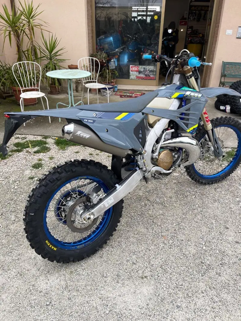 Tm Moto EN 300 Fi ES 2T TM Corse (2026) (2)