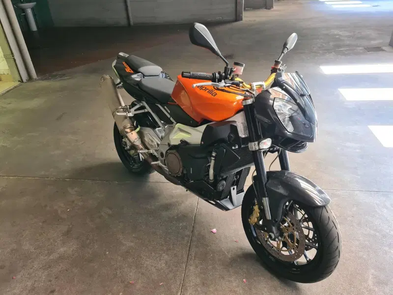 Aprilia Tuono 1000 R (2006 - 10) (2)
