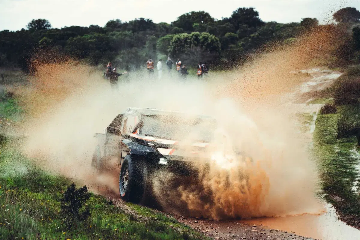 Mondiale Rally-Raid. Daniel Sanders, KTM, e Sébastien Loeb, Dacia, vincitori in Portogallo [VIDEO]