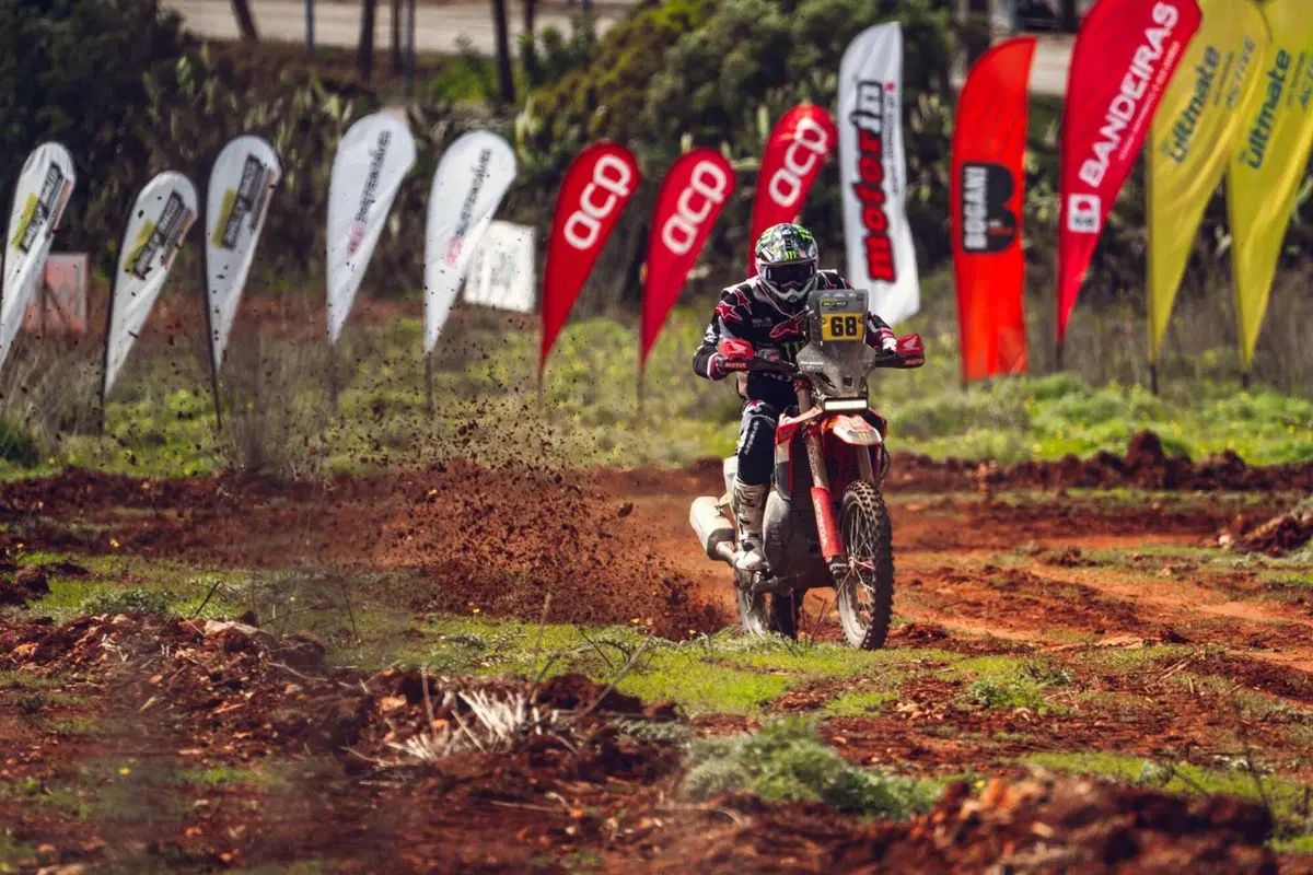 Mondiale Rally-Raid. Daniel Sanders, KTM, e Sébastien Loeb, Dacia, vincitori in Portogallo [VIDEO] (9)