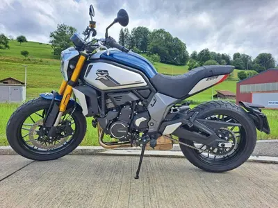 CFMOTO 700CL-X Heritage (2021 - 26) usata