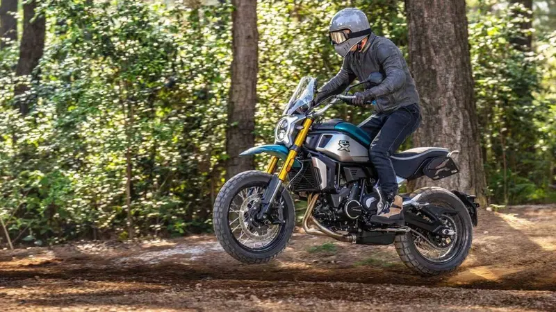 CFMOTO 700CL-X Adventure (2023 - 26)