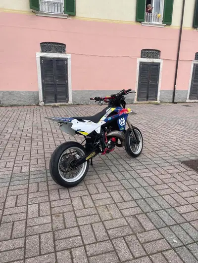 Husqvarna SM 125 (2009) usata