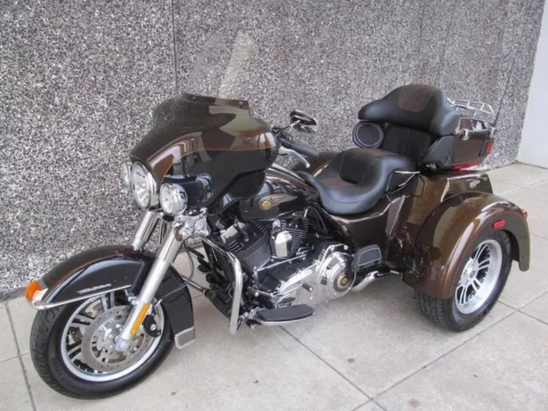 Harley-Davidson 107 Tri Glide Ultra Classic (2014 - 15) - FLHTCUTG