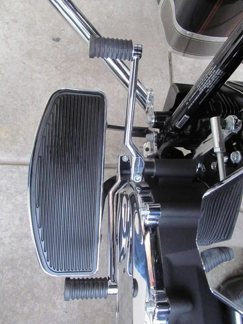 Harley-Davidson 107 Tri Glide Ultra Classic (2014 - 15) - FLHTCUTG (5)