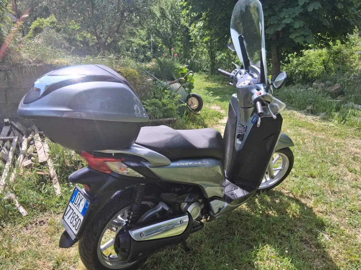 Honda SH 300 i ABS (2011 - 13) (2)