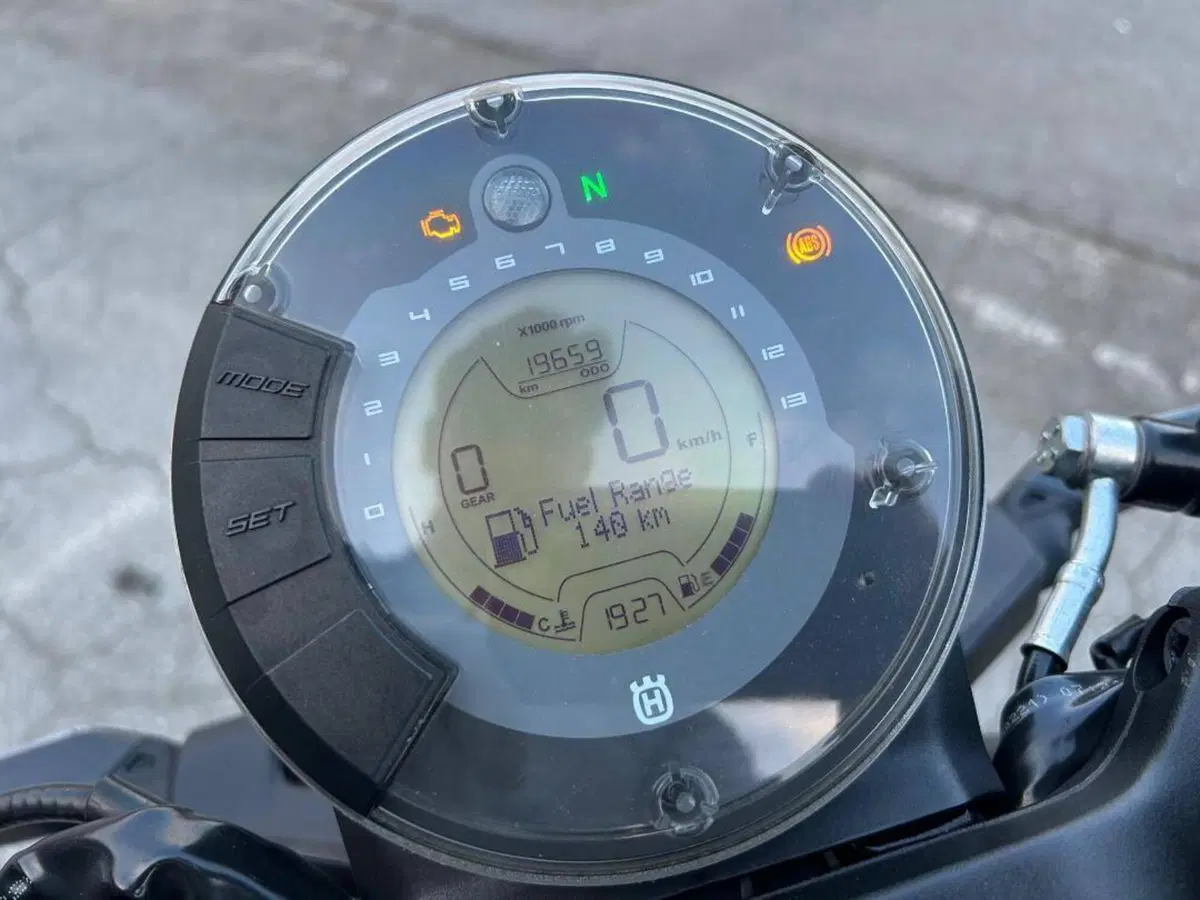 Husqvarna Vitpilen 401 (2021 - 23) (7)
