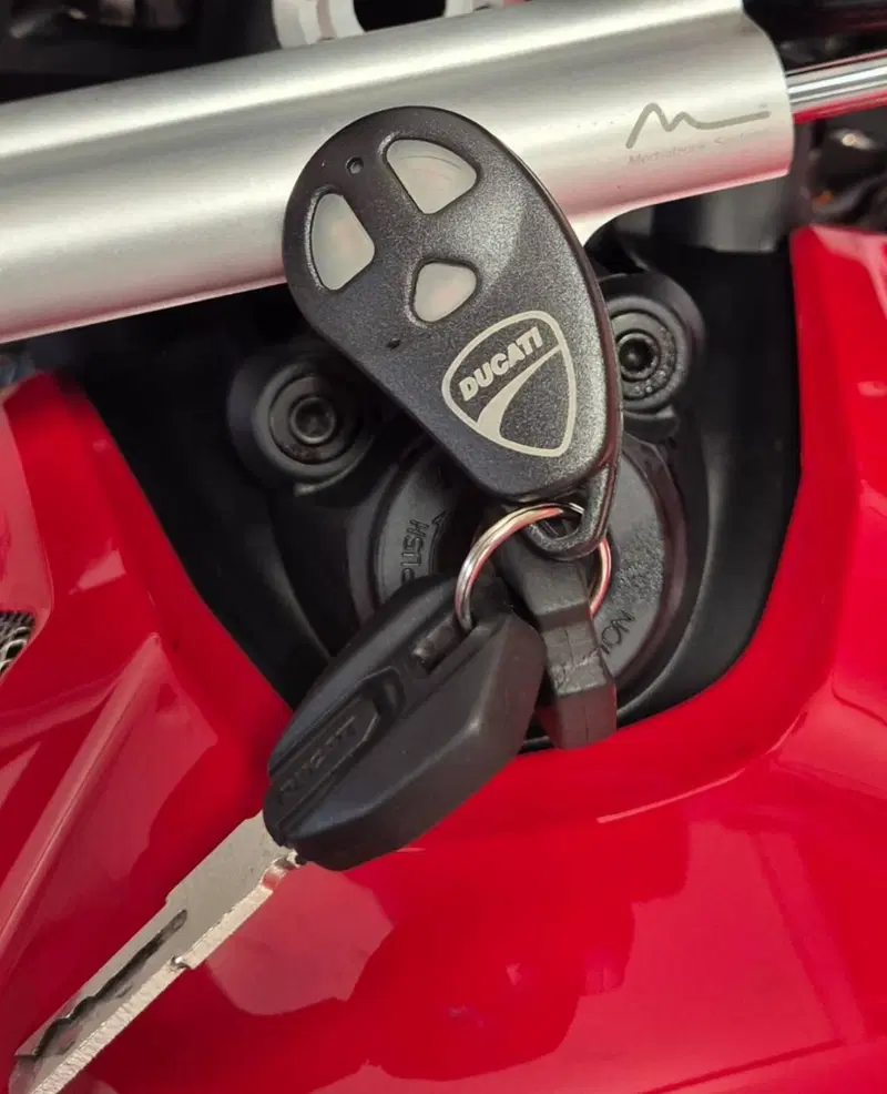 Ducati Streetfighter V4 1100 S (2021 - 22) (4)