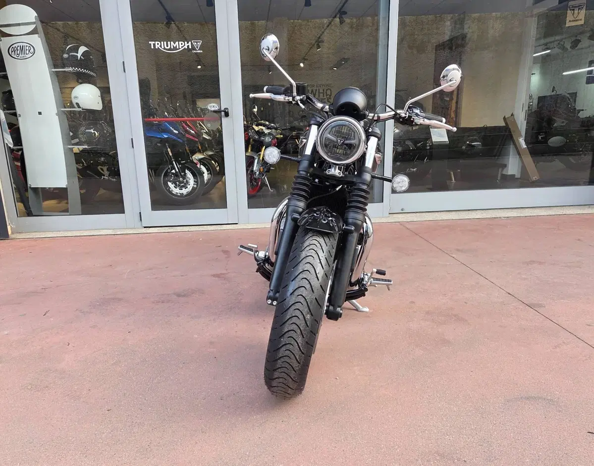 Triumph Bonneville Speedmaster 1200 (2026) (9)