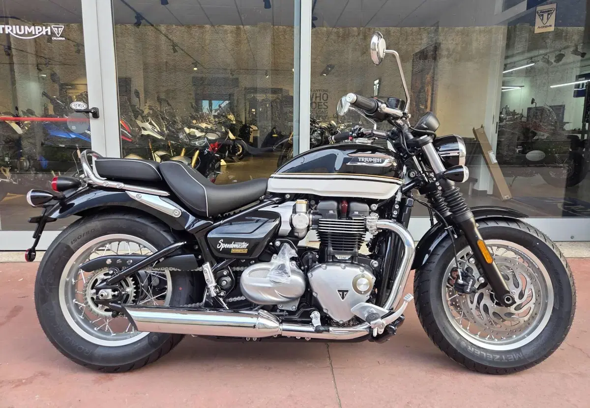 Triumph Bonneville Speedmaster 1200 (2026) (2)