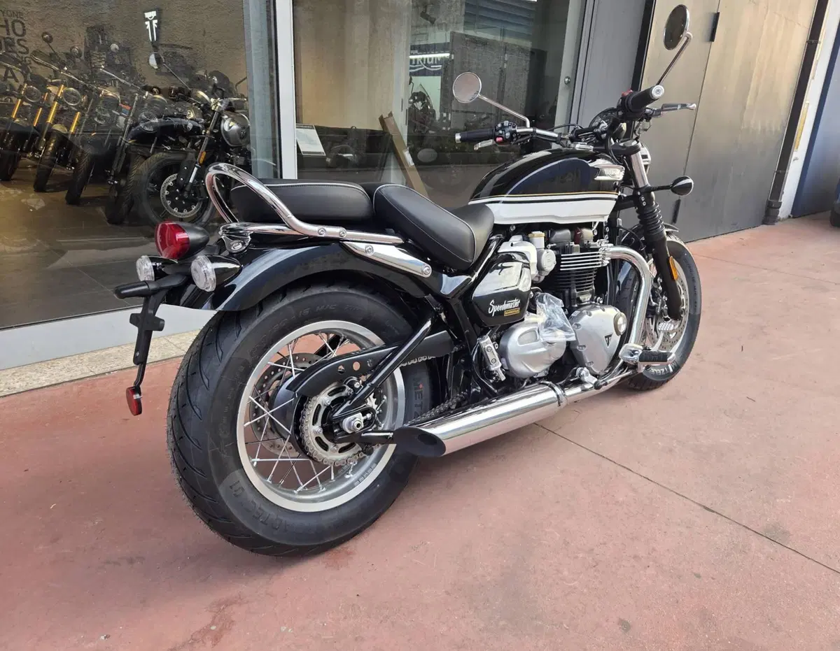 Triumph Bonneville Speedmaster 1200 (2026) (4)