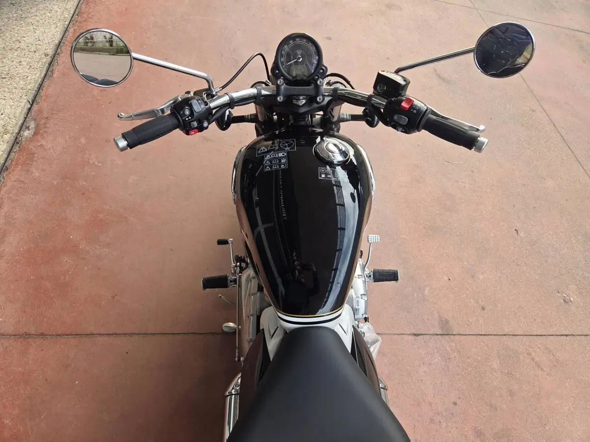 Triumph Bonneville Speedmaster 1200 (2026) (10)