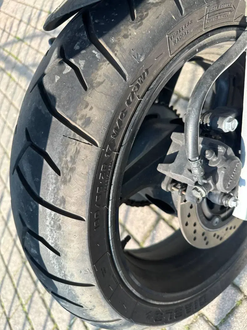 Suzuki GSR 600 (2006 - 11) (4)