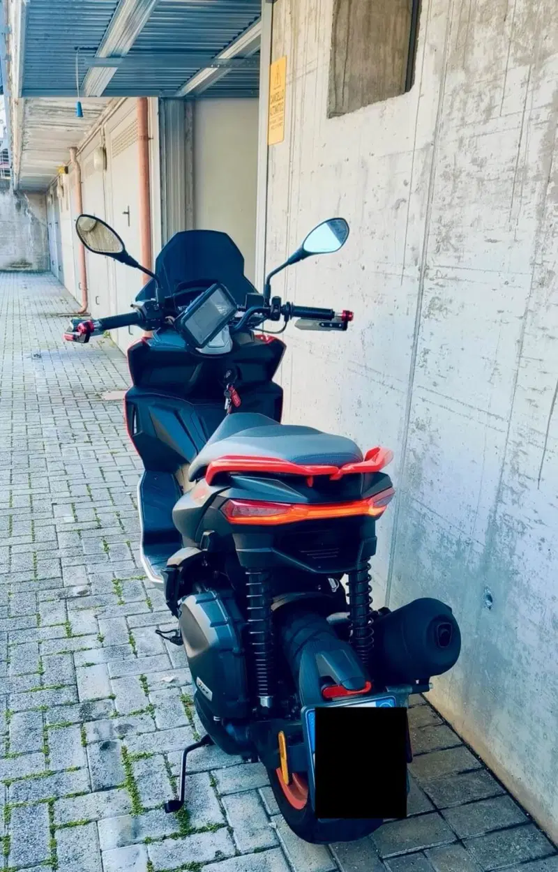 Aprilia SR GT 200 Sport (2022 - 24) (4)