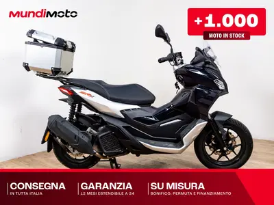 Aprilia SR GT 200 Replica (2024 - 25) usata