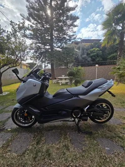 Yamaha T-Max 560 Tech Max (2025 - 26) usata