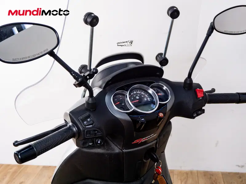 Piaggio Beverly 350 SportTouring ie ABS (2011 - 17) (11)