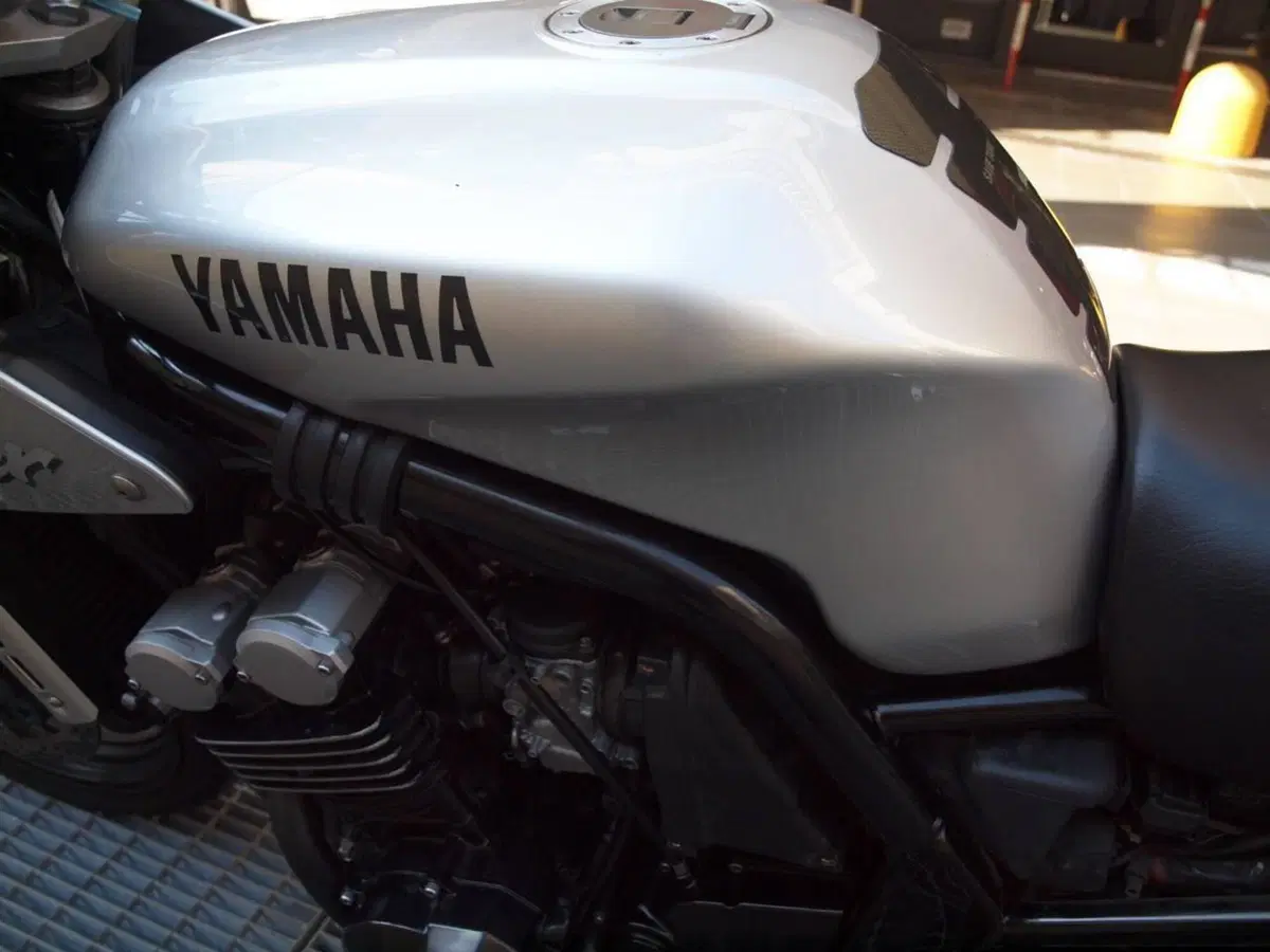 Yamaha FZS 600 Fazer S (2000 - 04) (7)