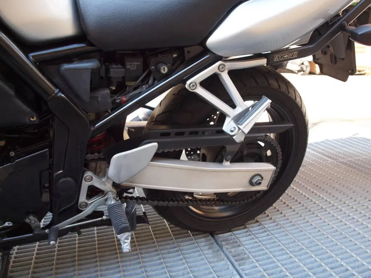 Yamaha FZS 600 Fazer S (2000 - 04) (9)