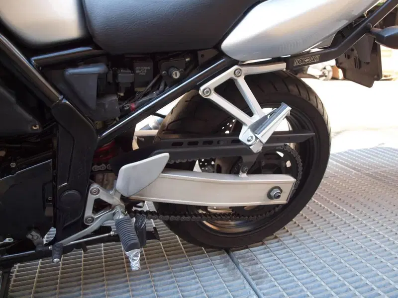 Yamaha FZS 600 Fazer S (2000 - 04) (9)