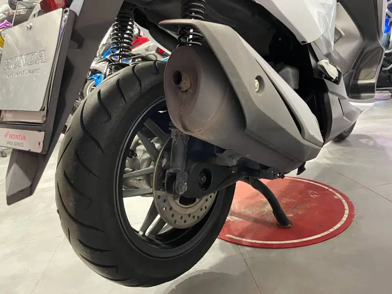 Honda Forza 350 (2022 - 24) (11)