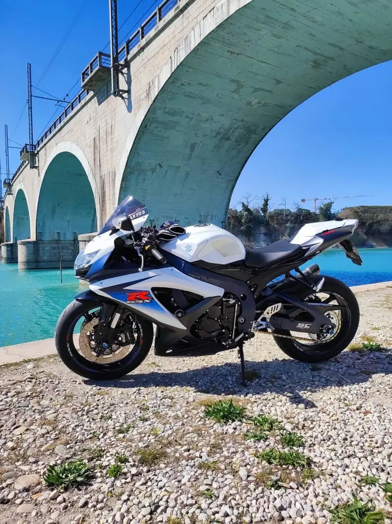 Suzuki GSX R 750 (2008 - 10) (2)
