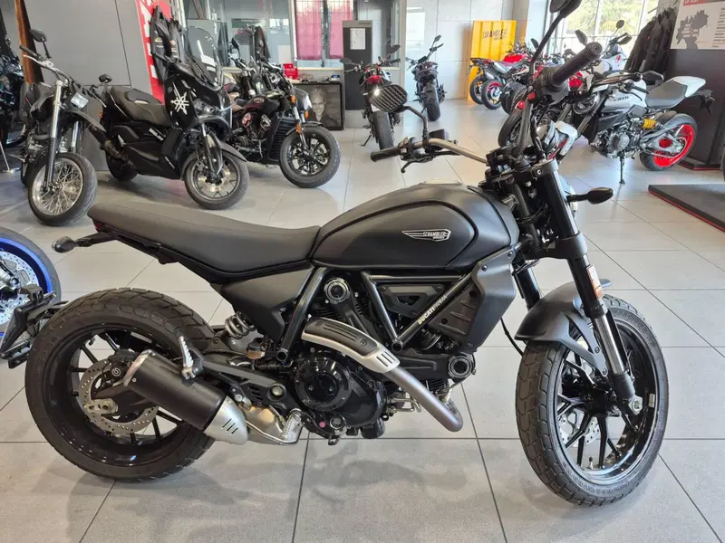 Ducati Scrambler 800 Icon Dark (2025 - 26)