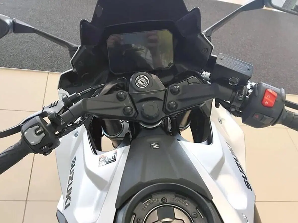 Suzuki GSX-8R (2024 - 26) (4)